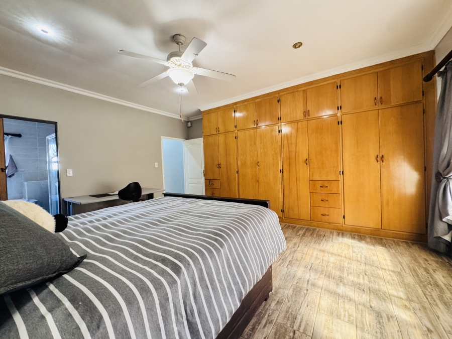 4 Bedroom Property for Sale in Wilkoppies North West